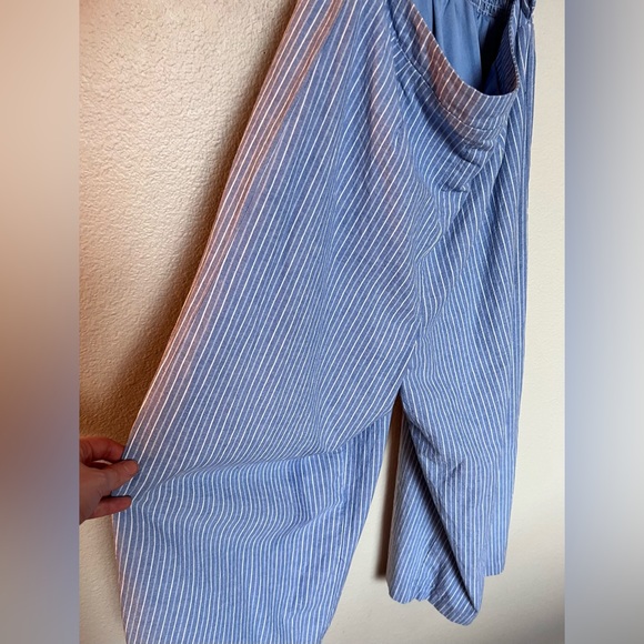 Light blue wide leg romper - tie front cut out - elastic back, adjustable straps - Picture 4 of 6